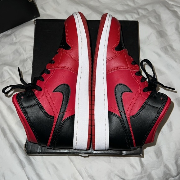 Nike or Jordan ones - Picture 8 of 10